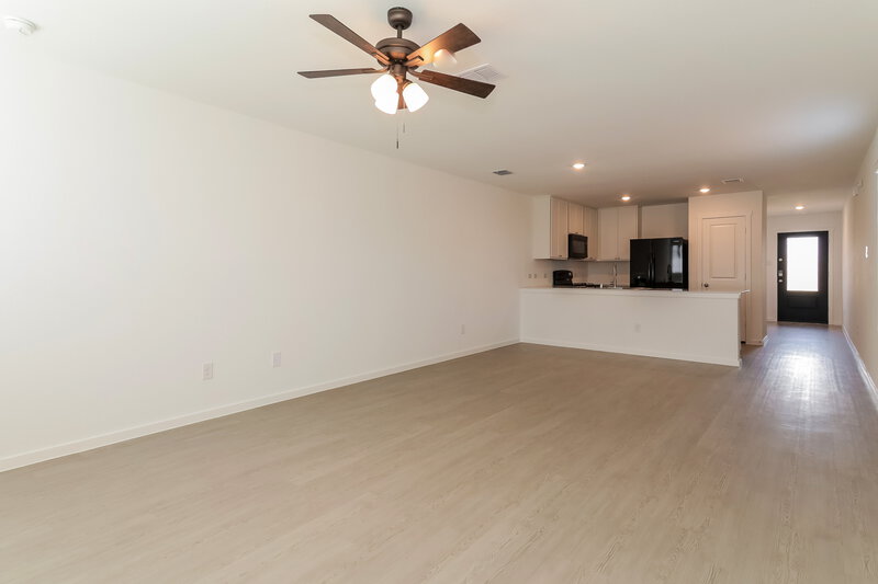 1,835/Mo, 126 Arbor Hills Rd Balch Springs, TX 75181 Living Room View 3