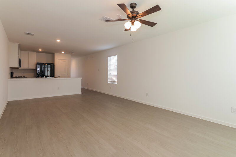 1,835/Mo, 126 Arbor Hills Rd Balch Springs, TX 75181 Living Room View 4
