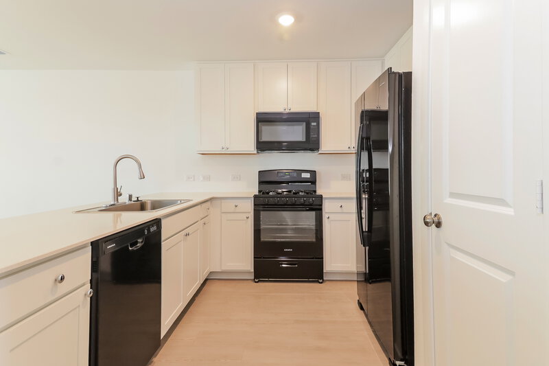 1,835/Mo, 126 Arbor Hills Rd Balch Springs, TX 75181 Kitchen View 2