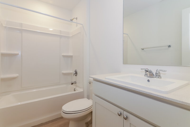 1,835/Mo, 126 Arbor Hills Rd Balch Springs, TX 75181 Bathroom View