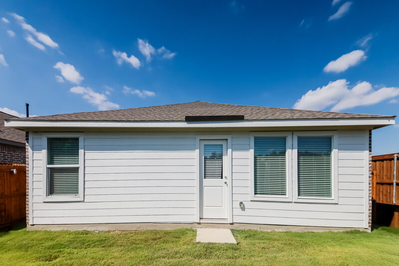 1,835/Mo, 126 Arbor Hills Rd Balch Springs, TX 75181 Rear View