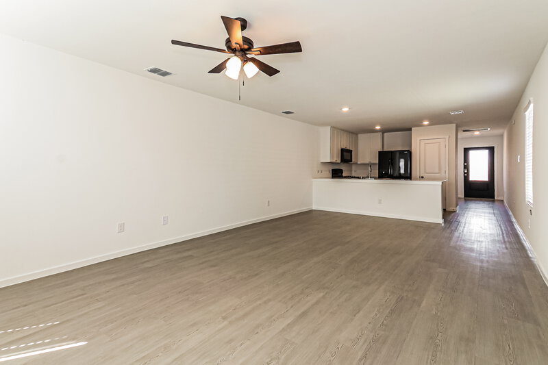 1,920/Mo, 122 Arbor Hills Rd Balch Springs, TX 75181 Living Room View 3