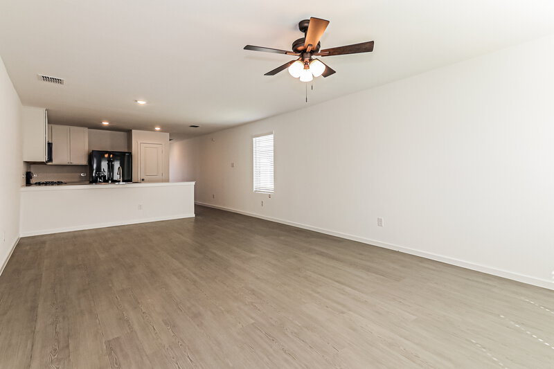 1,920/Mo, 122 Arbor Hills Rd Balch Springs, TX 75181 Living Room View 4