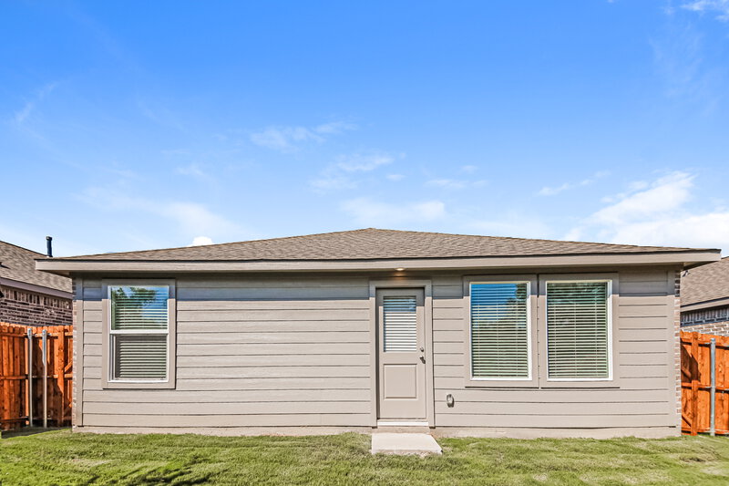 1,920/Mo, 122 Arbor Hills Rd Balch Springs, TX 75181 Rear View