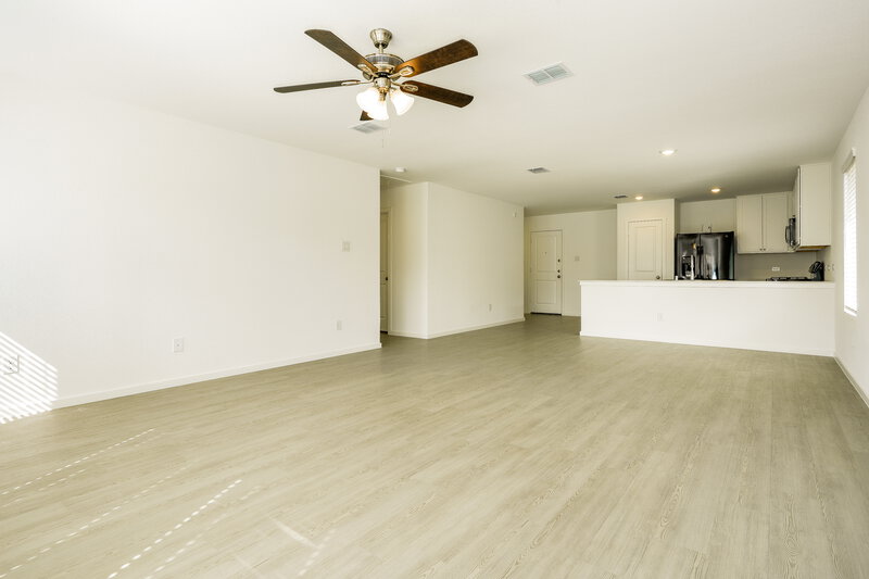 1,840/Mo, 138 Glenwood Dr Balch Springs, TX 75181 Living Room View