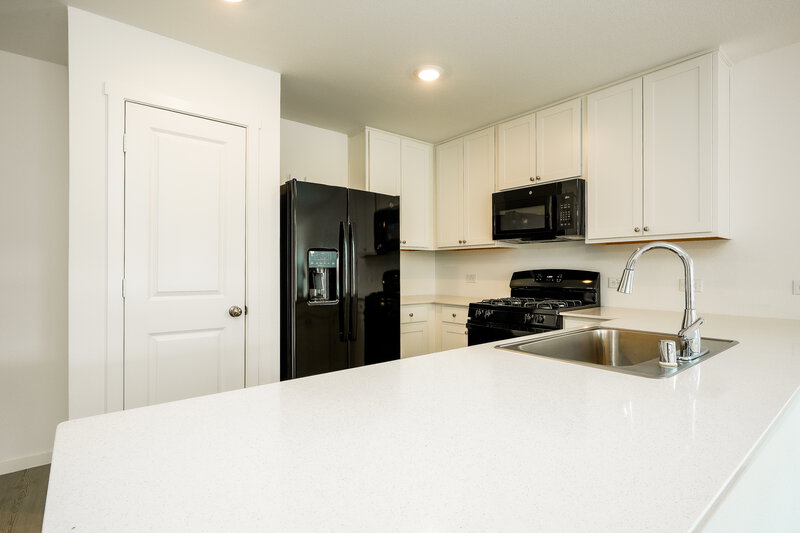 1,840/Mo, 138 Glenwood Dr Balch Springs, TX 75181 Kitchen View