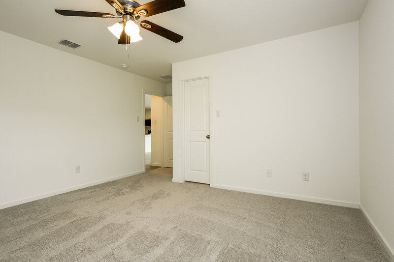 1,840/Mo, 138 Glenwood Dr Balch Springs, TX 75181 Main Bedroom View 2