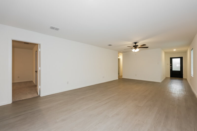 1,910/Mo, 120 Arbor Hills Road Balch Springs, TX 75181 Living Room View