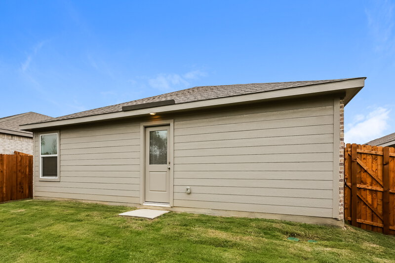 1,910/Mo, 120 Arbor Hills Road Balch Springs, TX 75181 Rear View