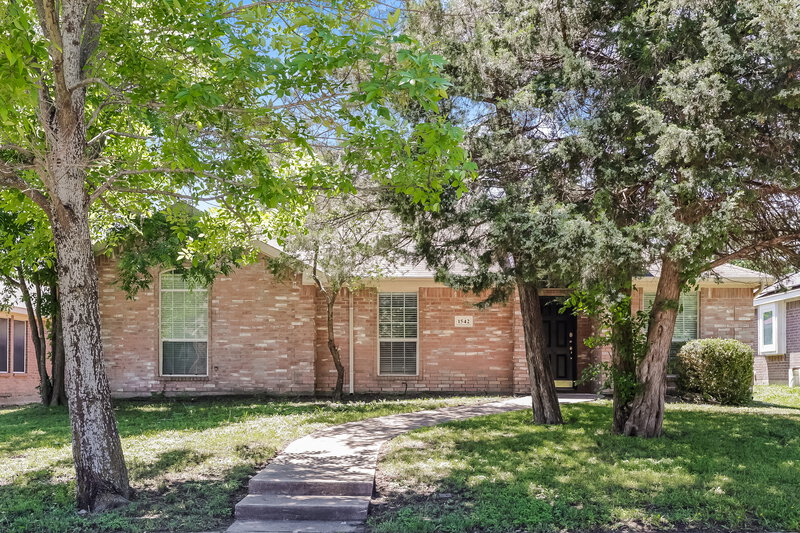 4,200/Mo, 1542 Reynolds St Lancaster, TX 75134 External View