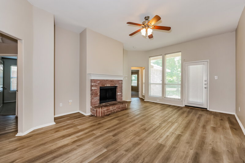 4,200/Mo, 1542 Reynolds St Lancaster, TX 75134 Living Room View 2