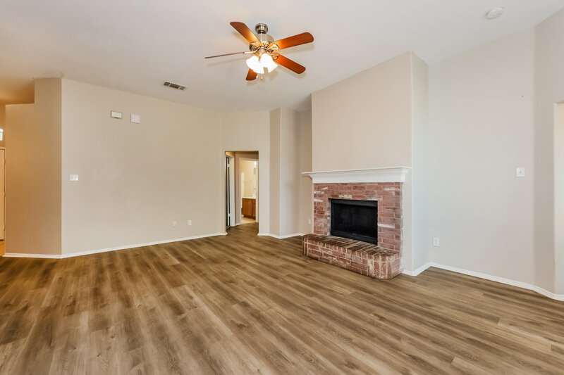 4,200/Mo, 1542 Reynolds St Lancaster, TX 75134 Living Room View 3