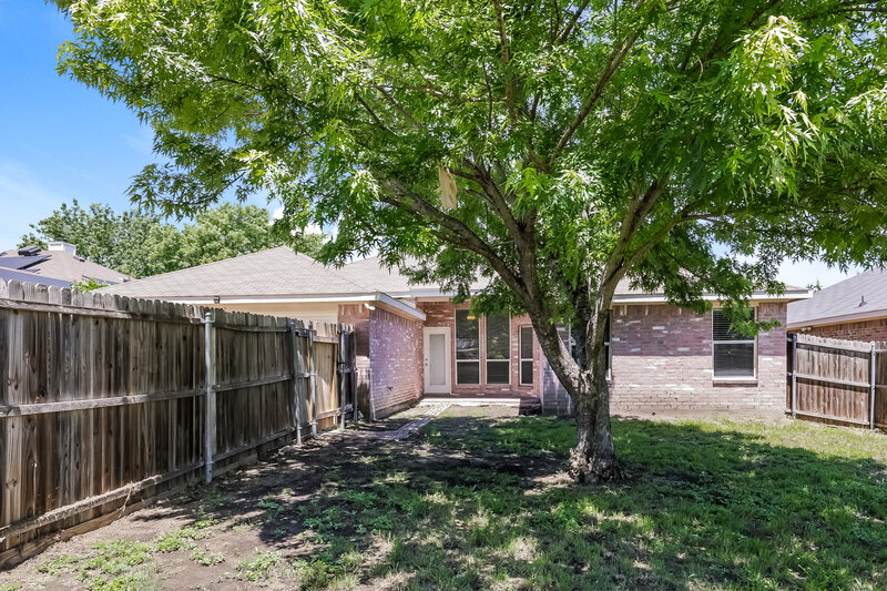 4,200/Mo, 1542 Reynolds St Lancaster, TX 75134 Rear View