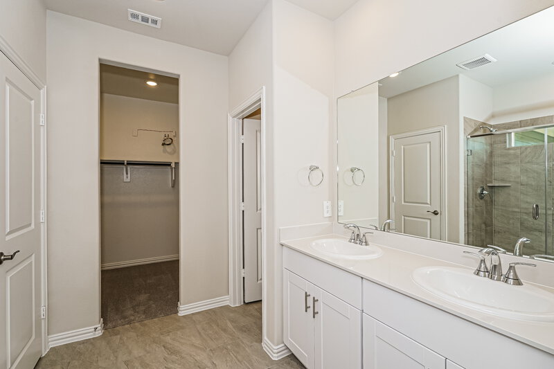 1,790/Mo, 1235 Paintbrush Dr Lavon, TX 75166 Main Bathroom View