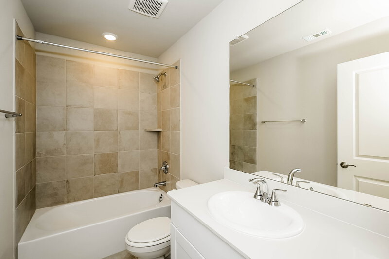 2,075/Mo, 1223 Paintbrush Dr Lavon, TX 75166 Bathroom View