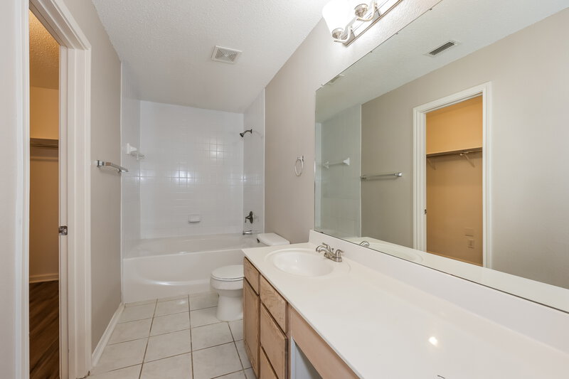 2,055/Mo, 3501 Chapel Pointe Trl Fort Worth, TX 76116 Main Bathroom View