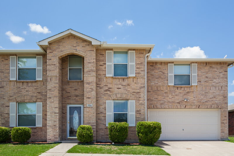 2,325/Mo, 906 Springfield Dr Cedar Hill, TX 75104 External View