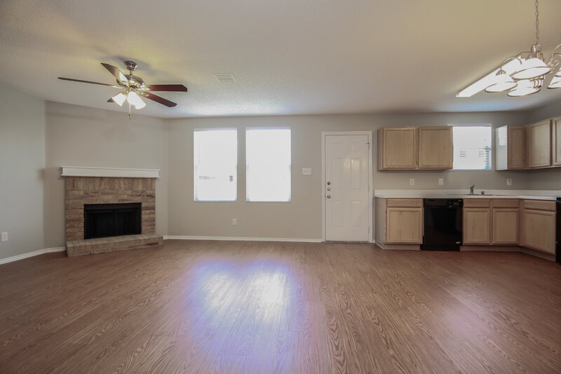 2,325/Mo, 906 Springfield Dr Cedar Hill, TX 75104 Living Area View