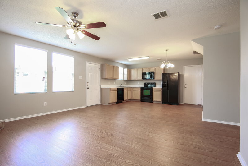 2,325/Mo, 906 Springfield Dr Cedar Hill, TX 75104 Kitchen View