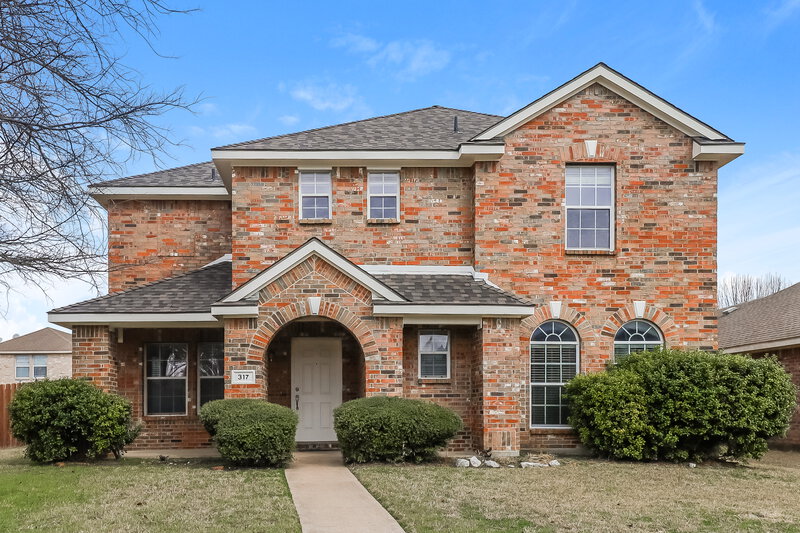 2,450/Mo, 317 Quail Run Rd Red Oak, TX 75154 External View