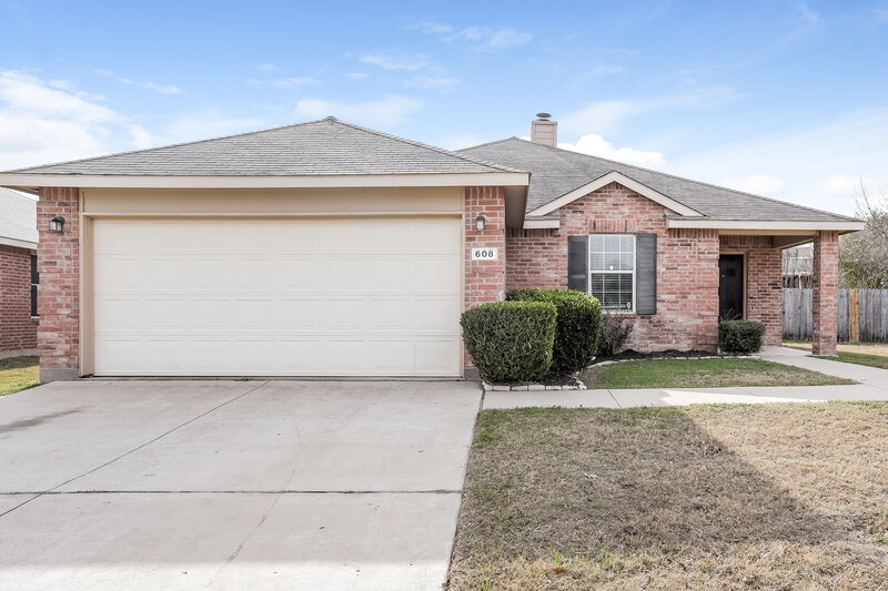 1,935/Mo, 608 Horn St Crowley, TX 76036 External View