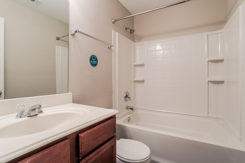 1,935/Mo, 608 Horn St Crowley, TX 76036 Bathroom View