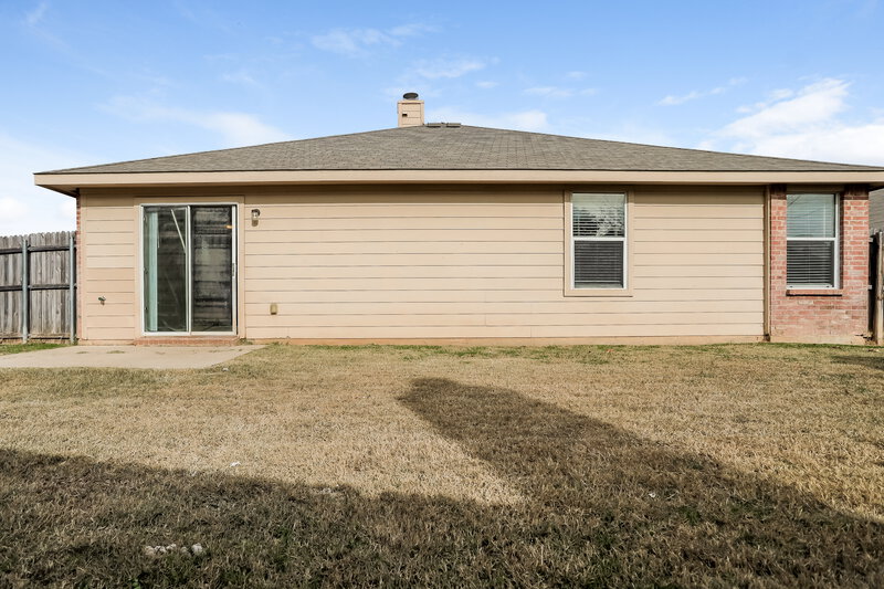 1,935/Mo, 608 Horn St Crowley, TX 76036 Rear View