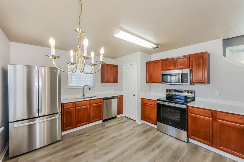 2,135/Mo, 7447 Pineberry Rd Dallas, TX 75249 Kitchen View 2