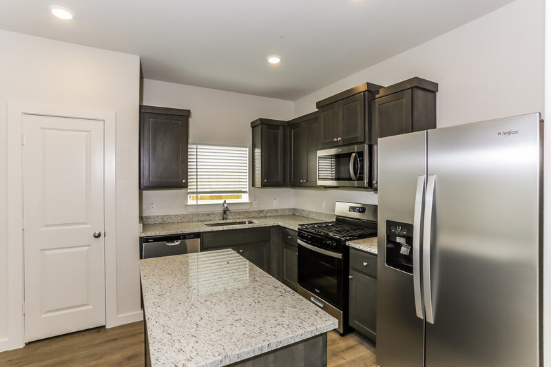 2,170/Mo, 1525 Woodwinds Dr Fort Worth, TX 76140 Kitchen View 2