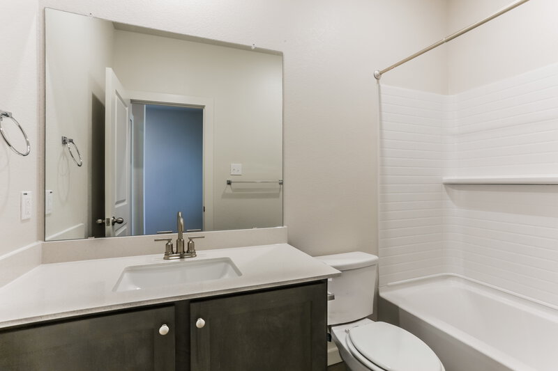2,170/Mo, 1525 Woodwinds Dr Fort Worth, TX 76140 Bathroom View