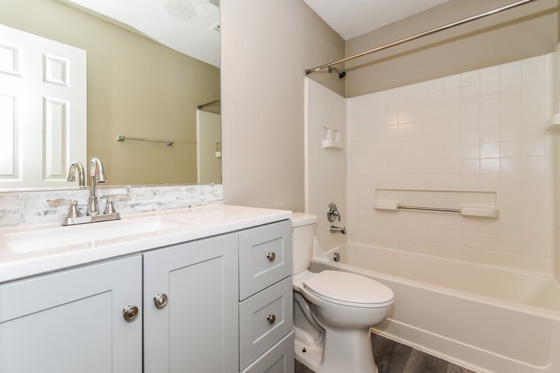 2,285/Mo, 2100 Aster Trl Forney, TX 75126 Bathroom View