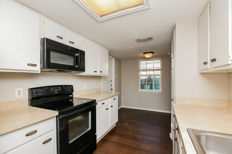 1,995/Mo, 10132 Buffalo Grove Rd Fort Worth, TX 76108 Kitchen View