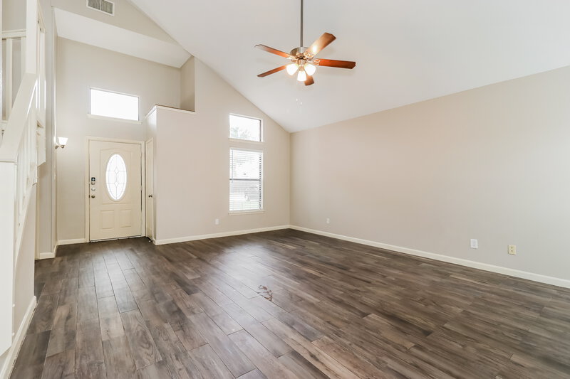 2,530/Mo, 5203 Barberry Dr Arlington, TX 76018 Living Room View