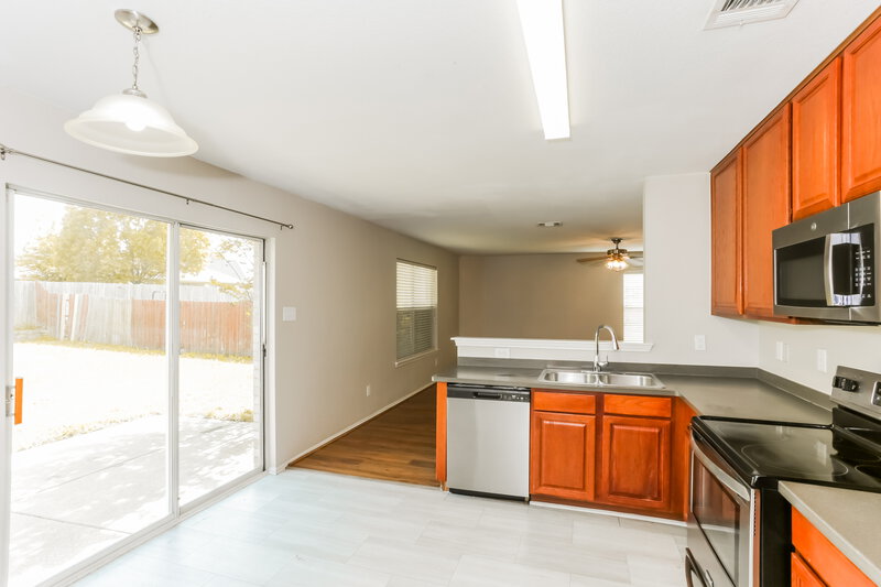 2,030/Mo, 2026 Times Rd Heartland, TX 75126 Kitchen View