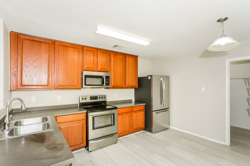 2,030/Mo, 2026 Times Rd Heartland, TX 75126 Kitchen View 2