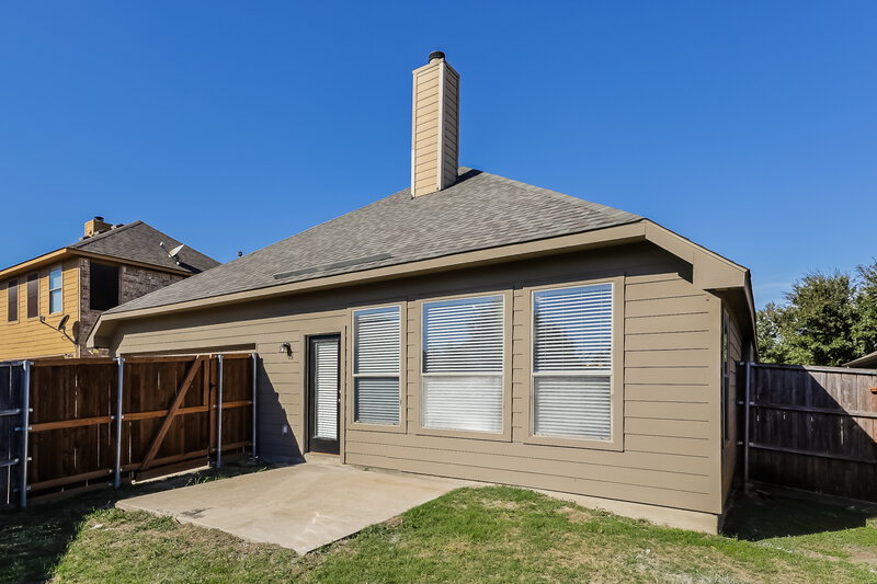 2,665/Mo, 221 Dancing Light Ln Red Oak, TX 75154 Rear View