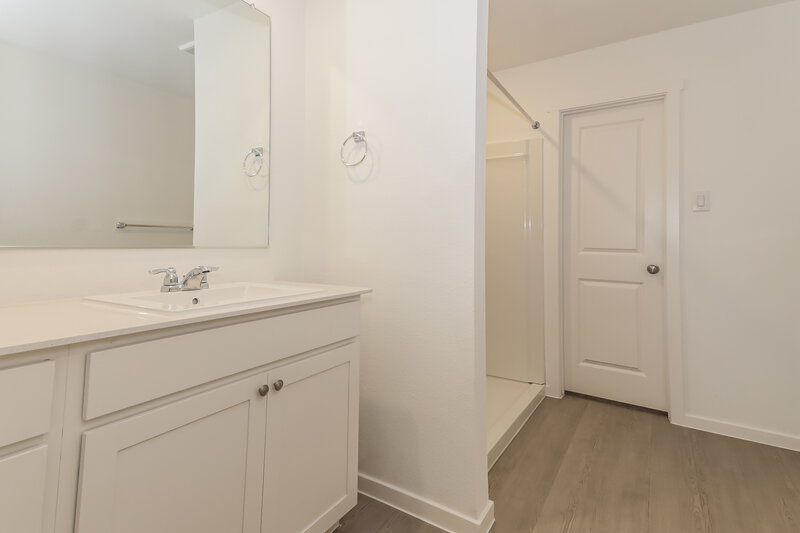 1,795/Mo, 1809 Javelina St Royse City, TX 75189 Main Bathroom View