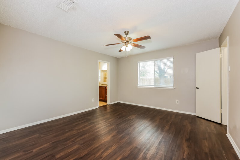 2,060/Mo, 7509 Evergreen Dr Watauga, TX 76148 Main Bedroom View