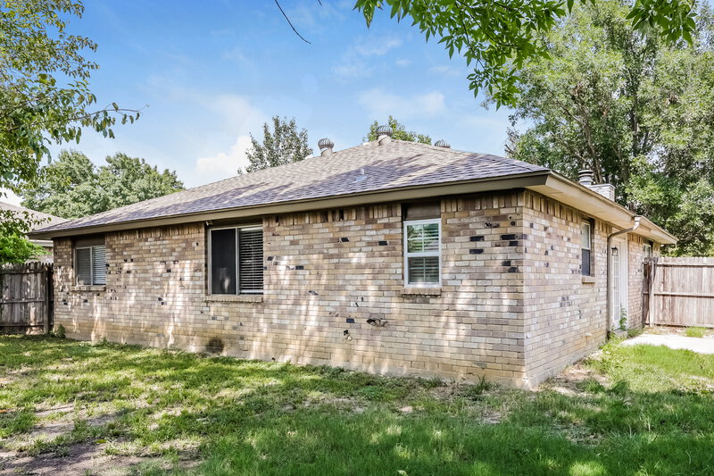 2,060/Mo, 7509 Evergreen Dr Watauga, TX 76148 Rear View