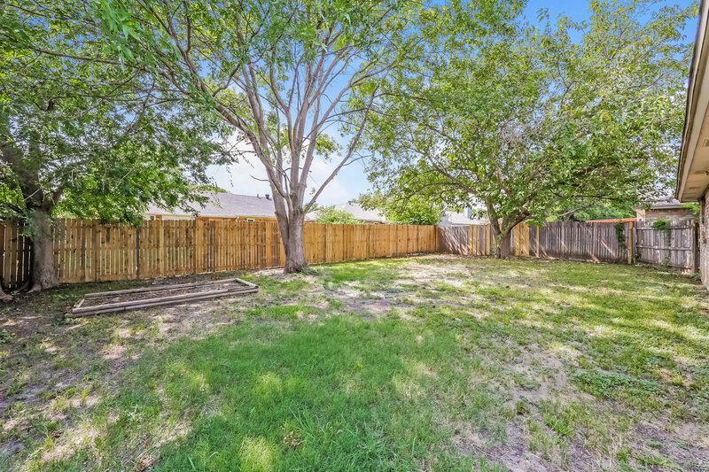 2,060/Mo, 7509 Evergreen Dr Watauga, TX 76148 Exterior View