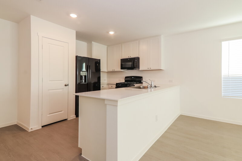 1,760/Mo, 5324 Agalinis Ave Royse City, TX 75189 Kitchen View 2