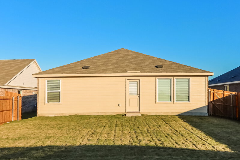 1,760/Mo, 5324 Agalinis Ave Royse City, TX 75189 Rear View