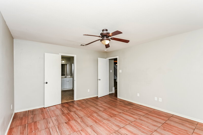 2,340/Mo, 517 Creekbend St Crowley, TX 76036 Main Bedroom View 2