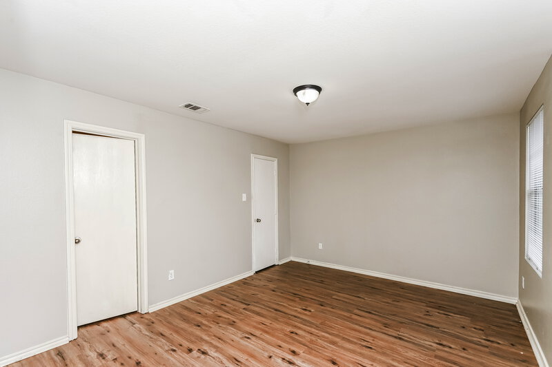 2,340/Mo, 517 Creekbend St Crowley, TX 76036 Bedroom View