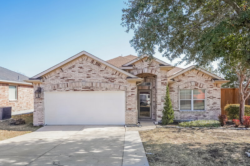 2,295/Mo, 2668 Pioneer Bluffs Rd Balch Springs, TX 75181 External View