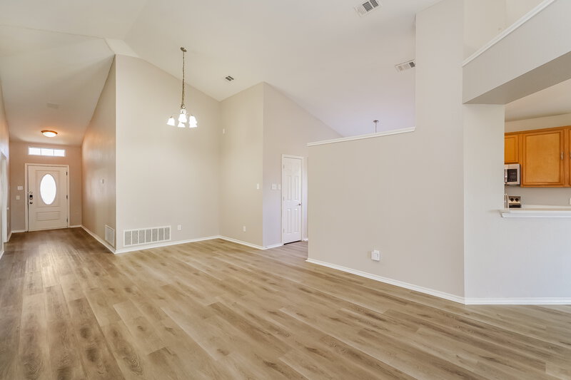 2,295/Mo, 2668 Pioneer Bluffs Rd Balch Springs, TX 75181 Living Room View