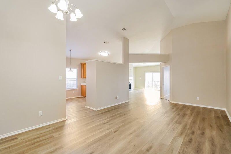 2,295/Mo, 2668 Pioneer Bluffs Rd Balch Springs, TX 75181 Living Room View 2