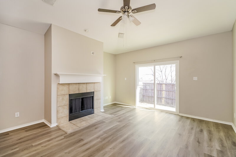 2,295/Mo, 2668 Pioneer Bluffs Rd Balch Springs, TX 75181 Dining Room View