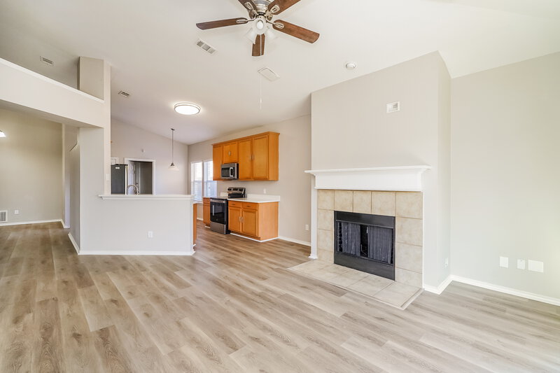 2,295/Mo, 2668 Pioneer Bluffs Rd Balch Springs, TX 75181 Dining Room View 2