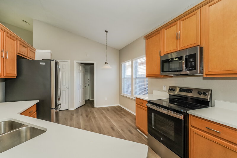 2,295/Mo, 2668 Pioneer Bluffs Rd Balch Springs, TX 75181 Kitchen View 2